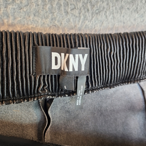 DKNY Black Faux Leather Pant Womens Sz L High Waist Tapered Leg  Stretch Comfor - Picture 10 of 12